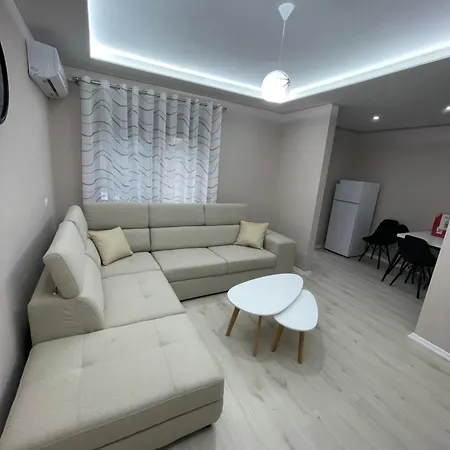 アパート Orinela House